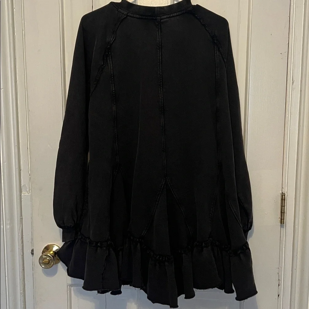 Free people Eva sweatshirt size medium NWOT